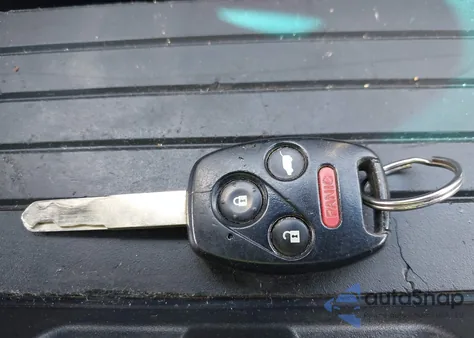 2010 Honda Pilot Touring z USA, uszkodzony, nr VIN 5FNYF4H82AB039906